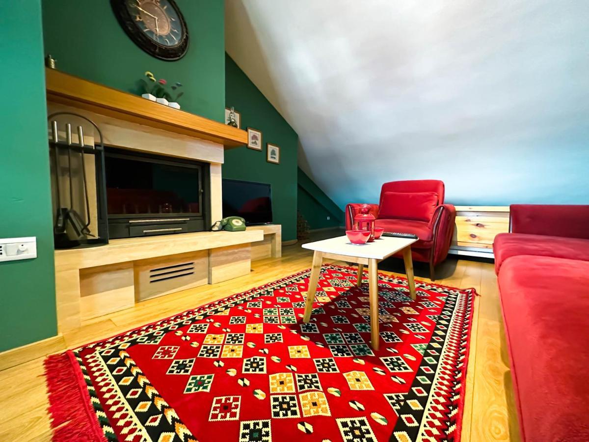 Cozy Elegance Above Korca Apartment Exterior photo